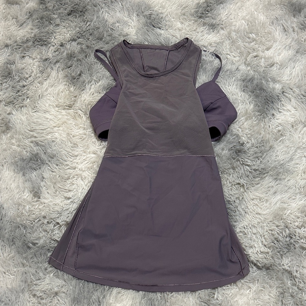 Lululemon tank top with connected bra